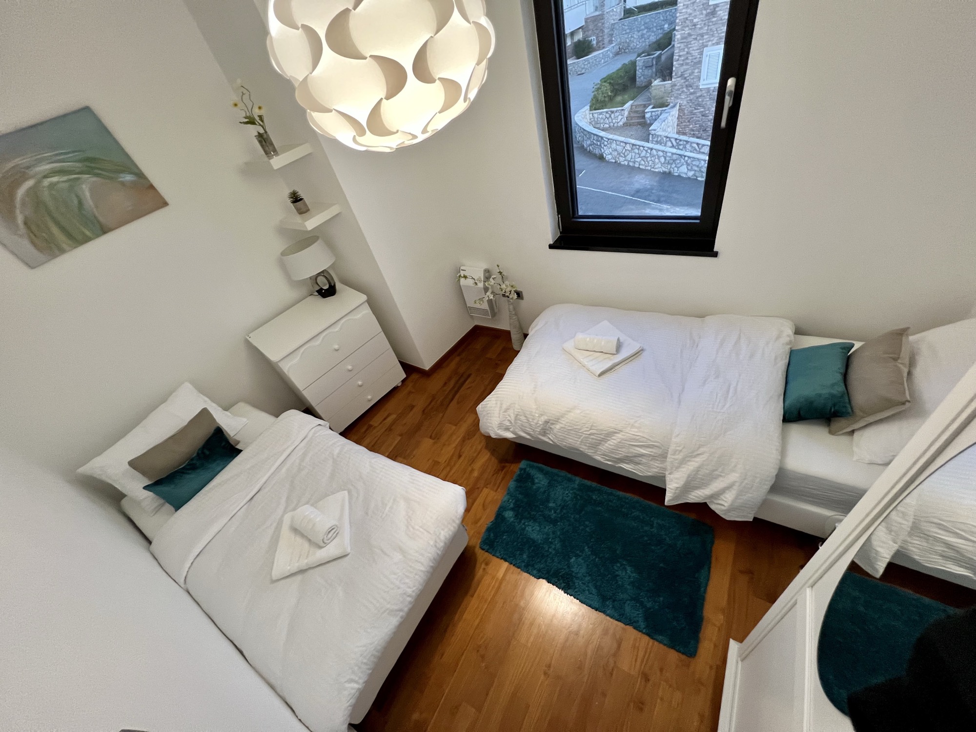 Twin bedroom